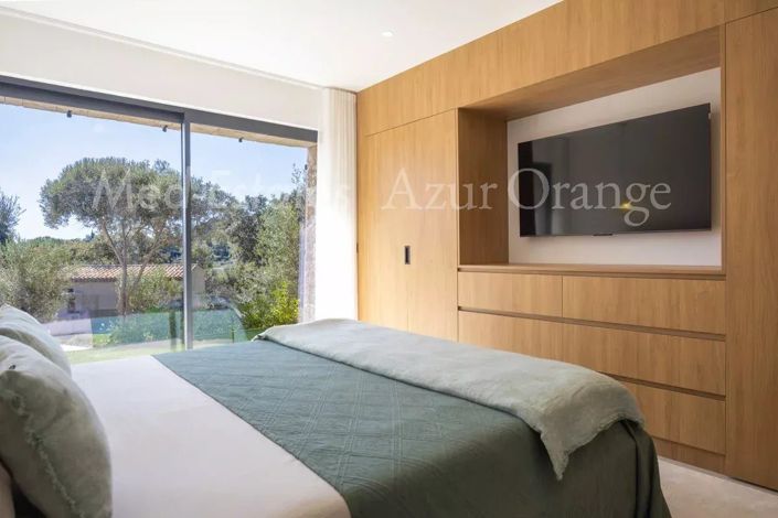 Image No.11-5 Bed House for sale