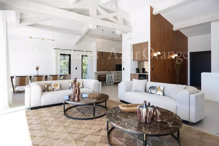 Image No.7-5 Bed House for sale