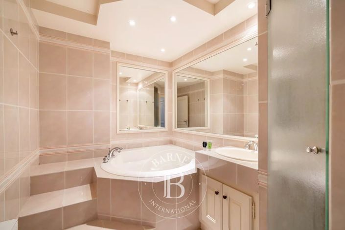 Image No.14-5 Bed House for sale