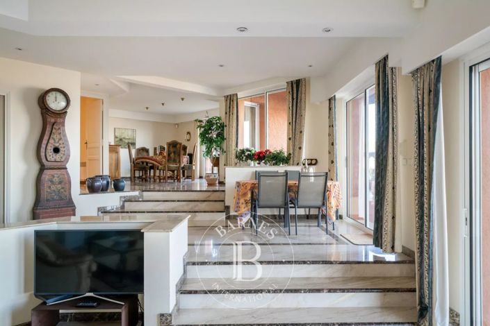 Image No.4-5 Bed House for sale