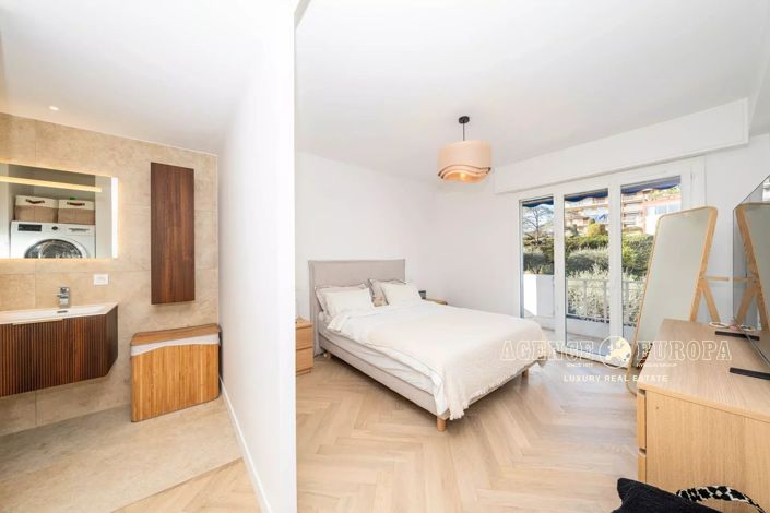 Image No.10-3 Bed Apartment for sale