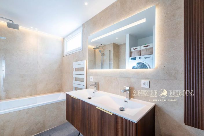 Image No.11-3 Bed Apartment for sale