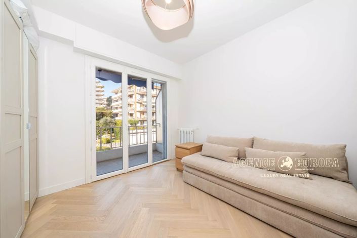 Image No.14-3 Bed Apartment for sale