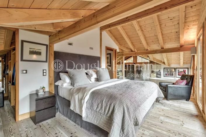 Image No.10-5 Bed House for sale