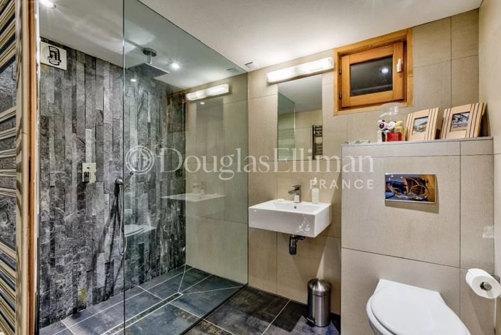 Image No.13-5 Bed House for sale