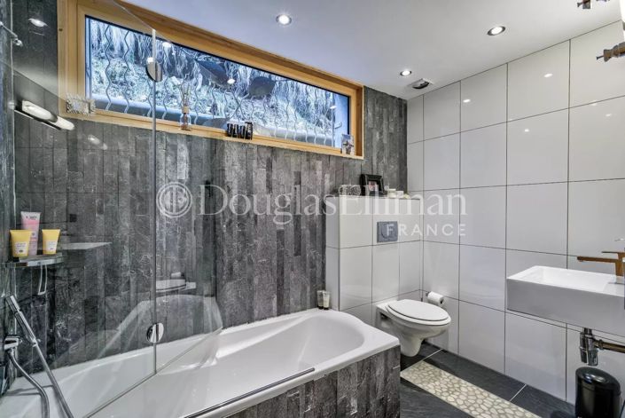 Image No.15-5 Bed House for sale