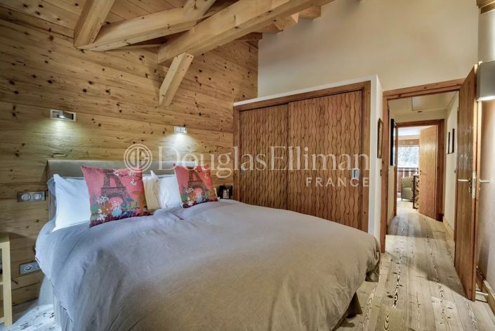 Image No.18-5 Bed House for sale