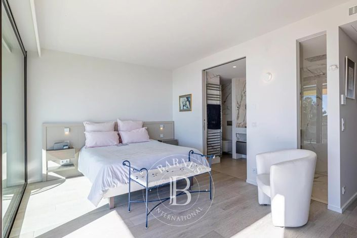 Image No.19-4 Bed Apartment for sale