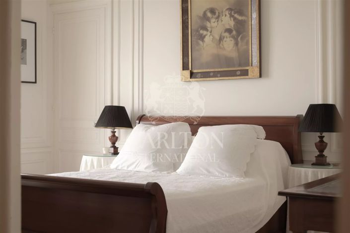 Image No.27-7 Bed House for sale