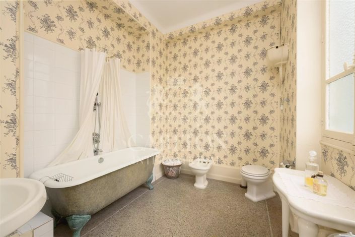 Image No.29-7 Bed House for sale