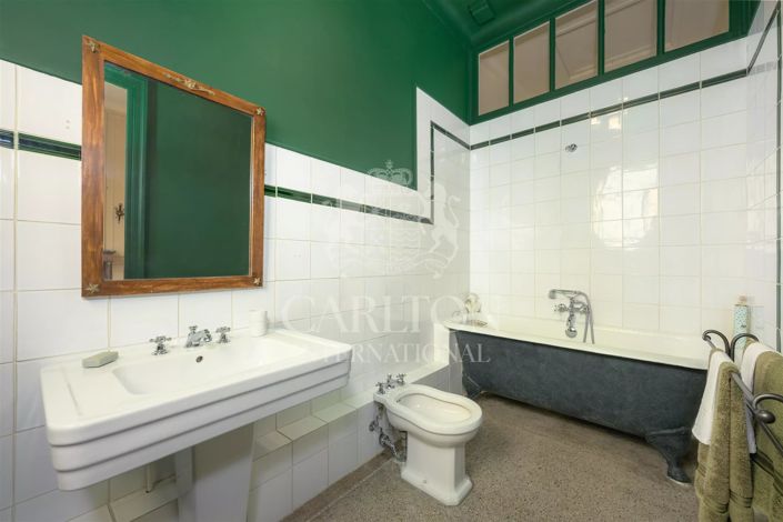 Image No.33-7 Bed House for sale