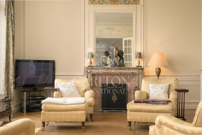 Image No.7-7 Bed House for sale