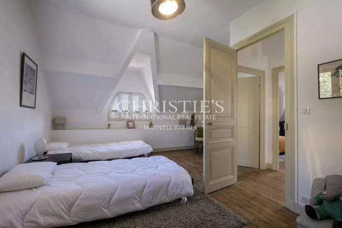 Image No.23-5 Bed House for sale