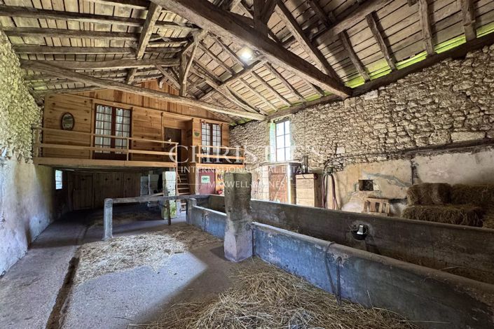 Image No.35-5 Bed House for sale