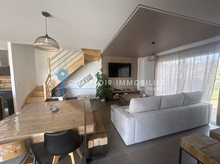 Image No.10-6 Bed House for sale