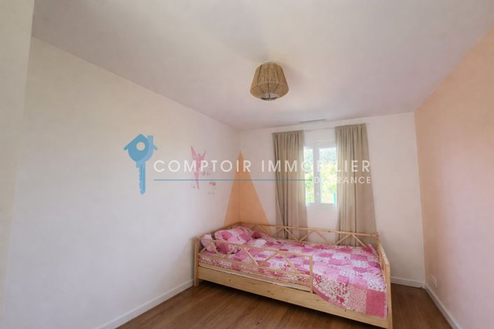 Image No.12-6 Bed House for sale