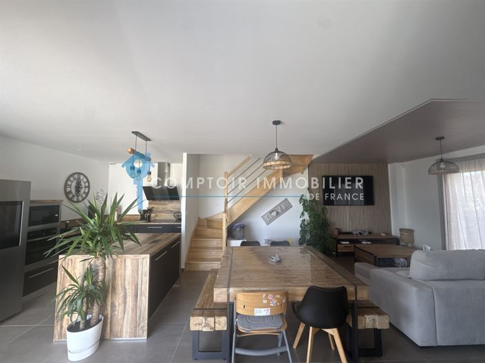 Image No.9-6 Bed House for sale