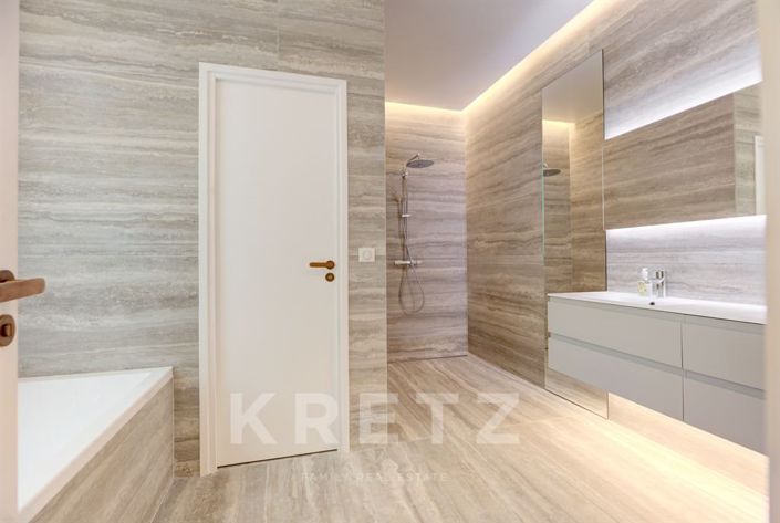 Image No.11-3 Bed House for sale