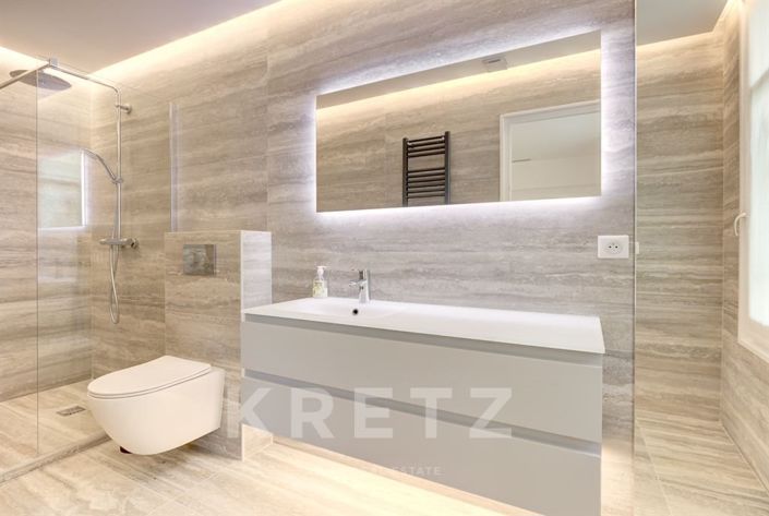 Image No.14-3 Bed House for sale