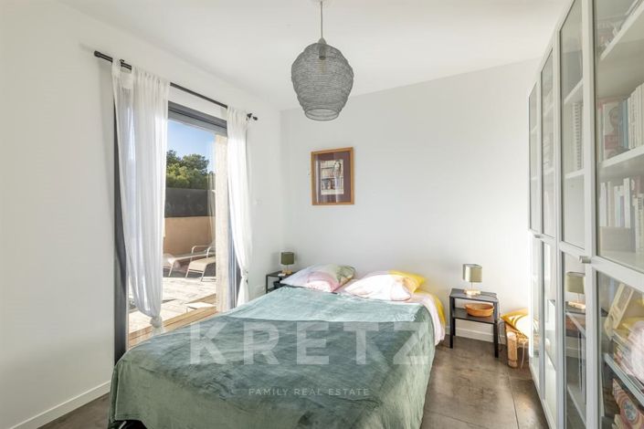 Image No.11-4 Bed House for sale