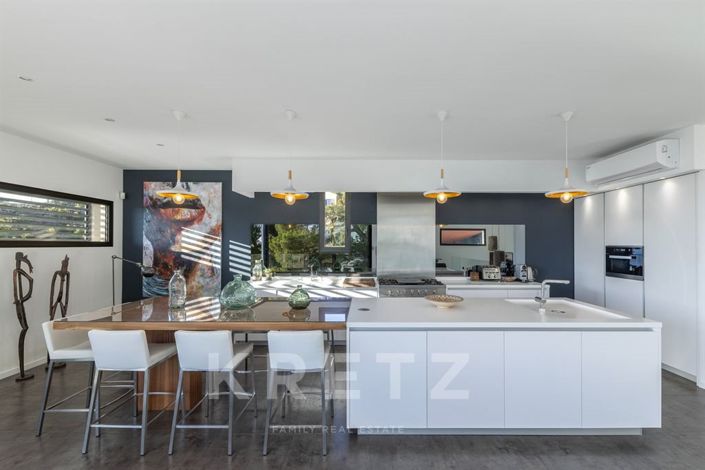 Image No.6-4 Bed House for sale