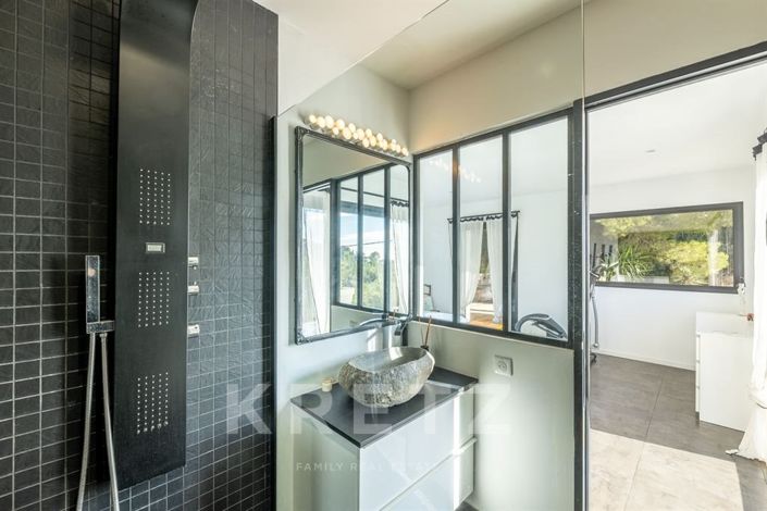 Image No.9-4 Bed House for sale