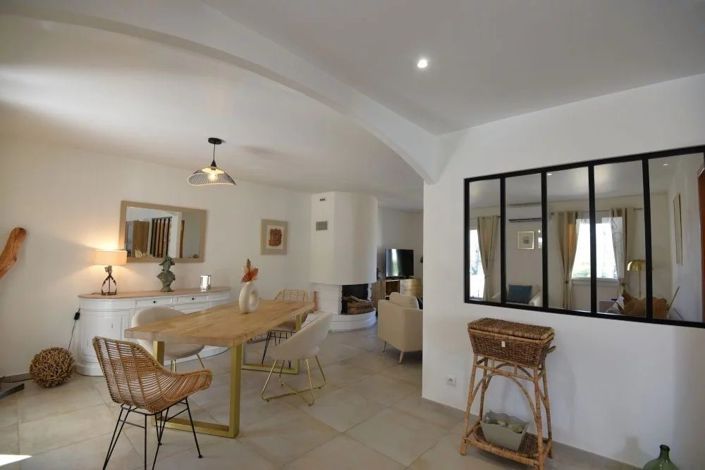 Image No.3-4 Bed House for sale