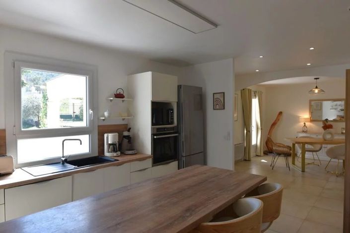 Image No.8-4 Bed House for sale