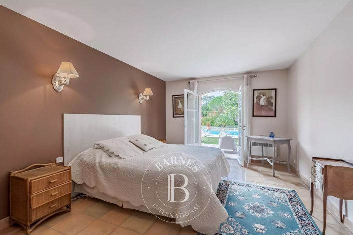 Image No.11-4 Bed House for sale