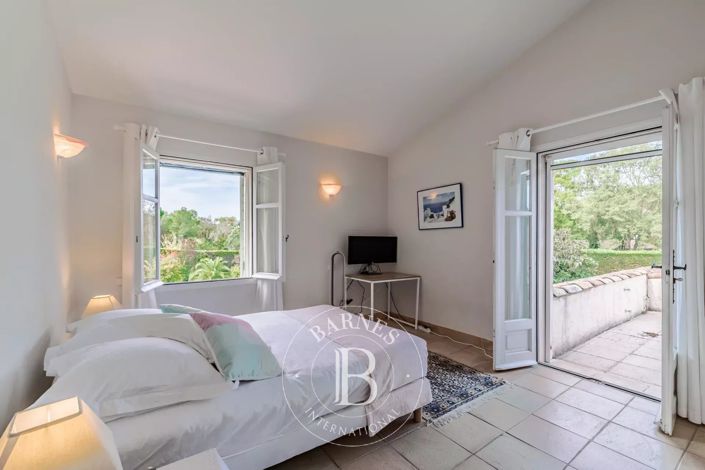 Image No.13-4 Bed House for sale