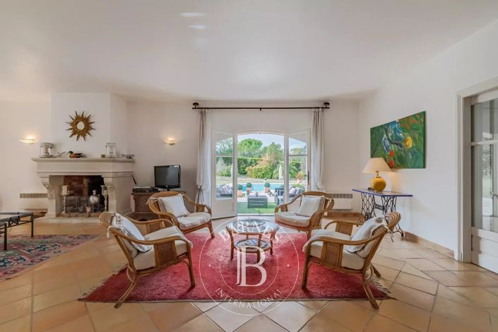 Image No.6-4 Bed House for sale