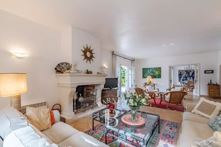 Image No.8-4 Bed House for sale