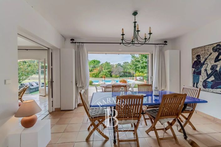 Image No.9-4 Bed House for sale