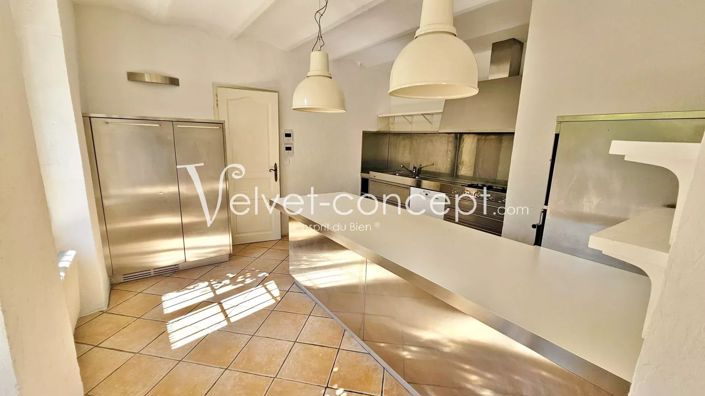 Image No.10-6 Bed House for sale