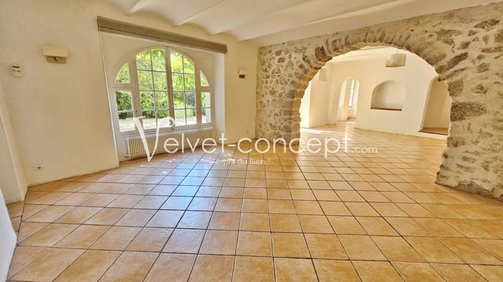 Image No.6-6 Bed House for sale