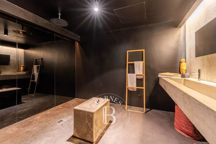 Image No.12-3 Bed House for sale