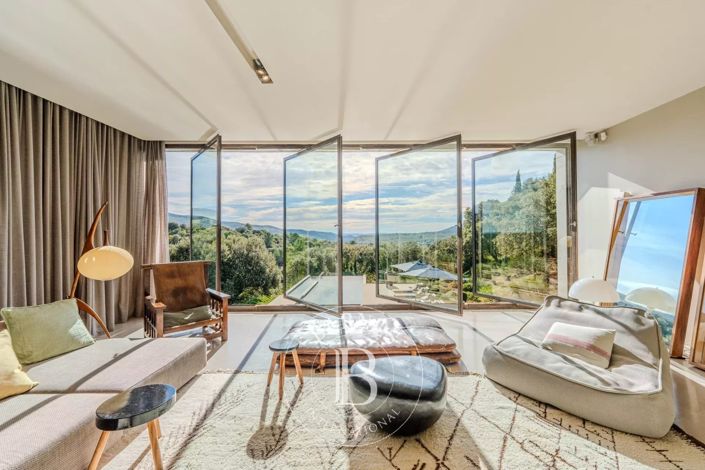 Image No.6-3 Bed House for sale