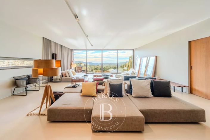 Image No.7-3 Bed House for sale