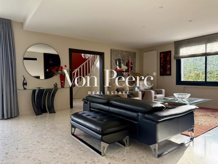 Image No.5-5 Bed House for sale