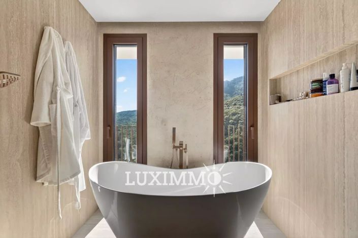 Image No.10-5 Bed House for sale