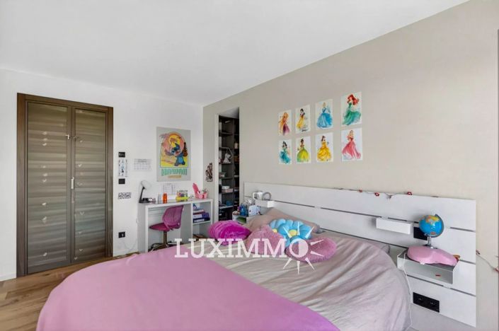 Image No.11-5 Bed House for sale