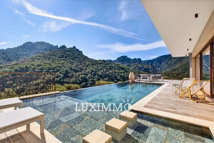 Image No.3-5 Bed House for sale