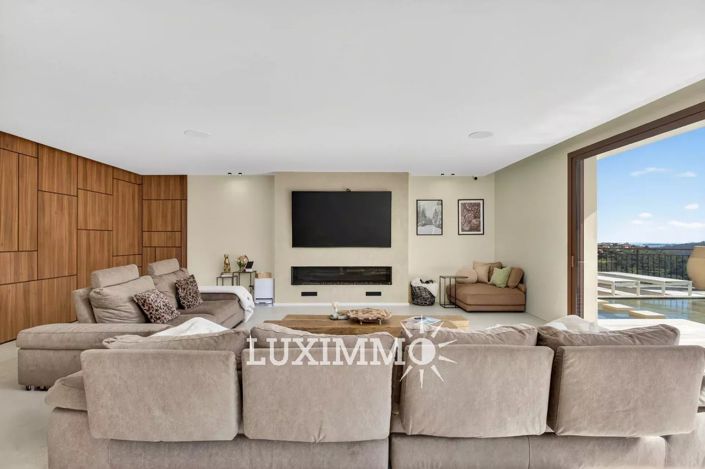 Image No.5-5 Bed House for sale