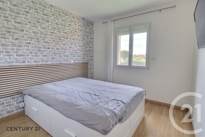 Image No.10-4 Bed House for sale