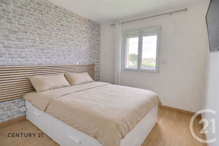 Image No.13-4 Bed House for sale