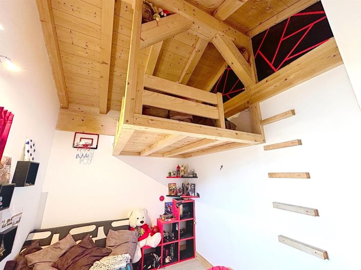 Image No.15-4 Bed House for sale