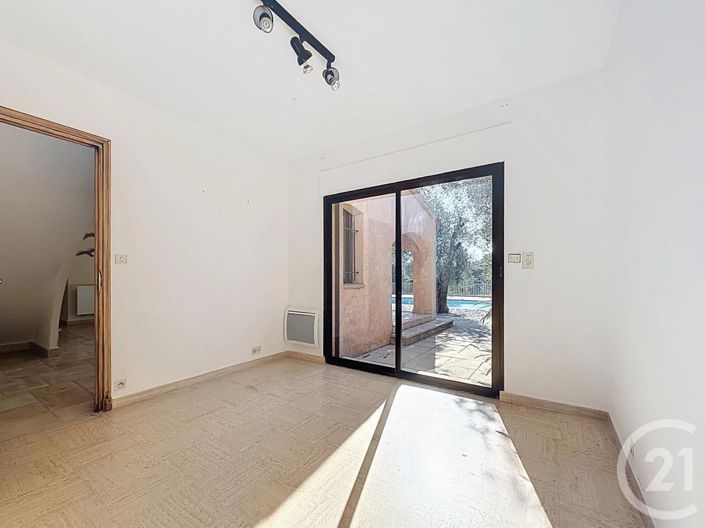 Image No.14-4 Bed House for sale