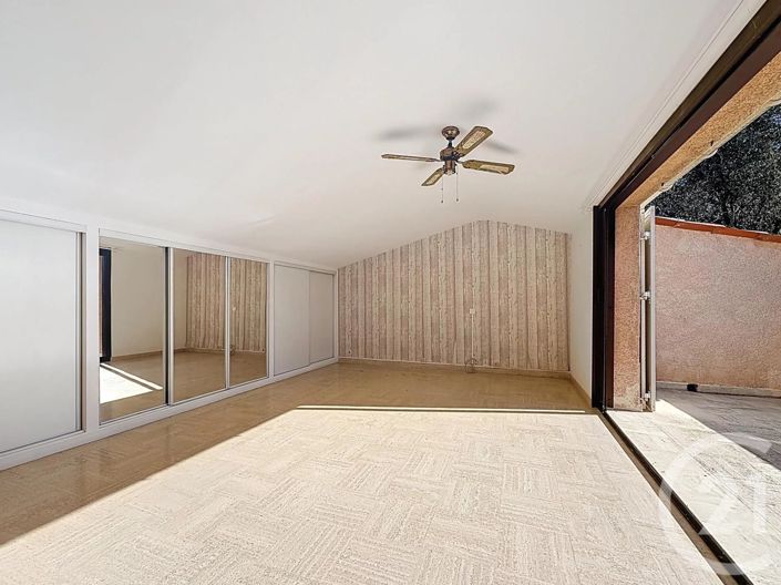 Image No.18-4 Bed House for sale