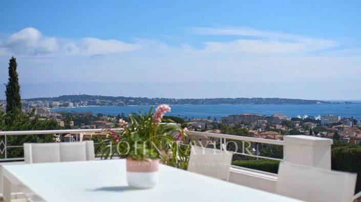 Image No.2-Maison de 4 chambres à vendre à Golfe Juan