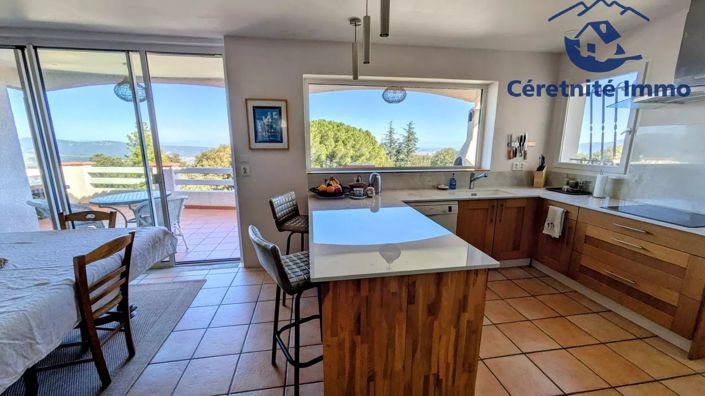 Image No.11-3 Bed House for sale